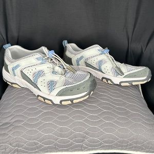 😍 Watermates by Khombu Women's Water Shoes Gray and white Size 7